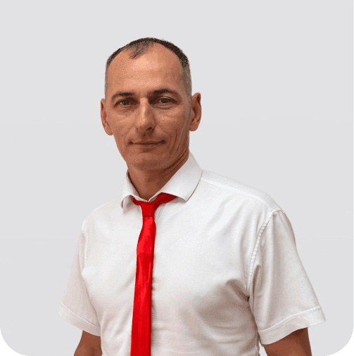 Инструктор Максим